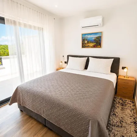 Villa Alba With Pool - Sol Tours Kras