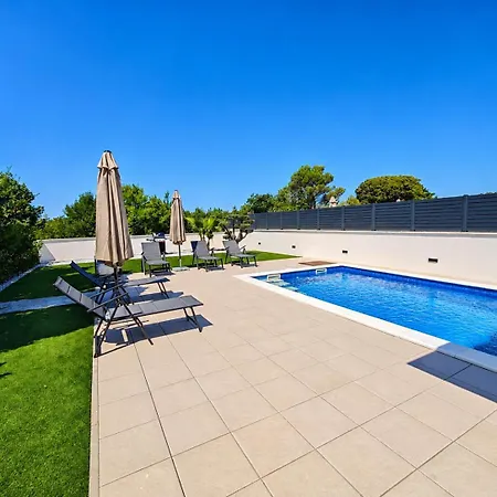 Villa Alba With Pool - Sol Tours Kras